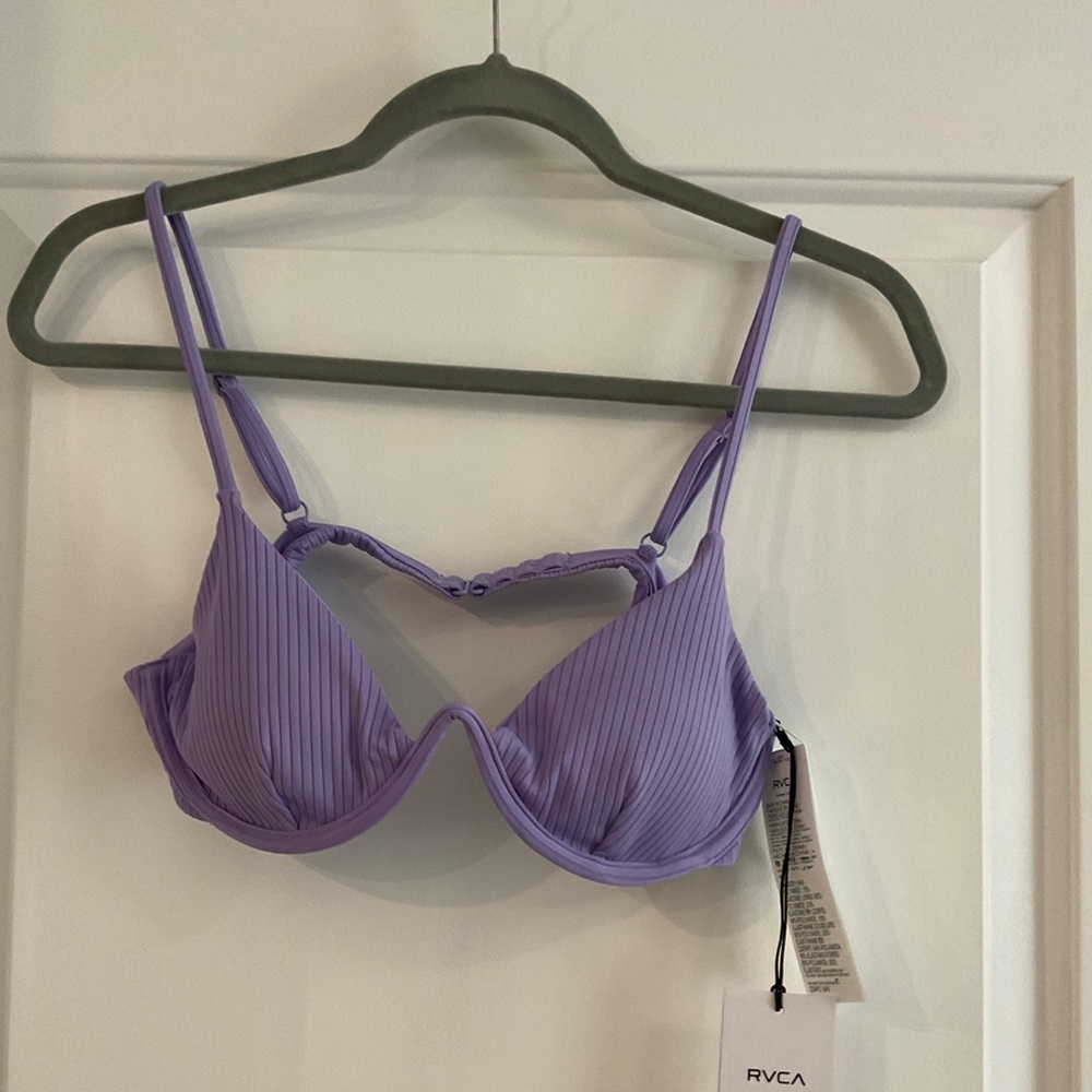 RVCA Womens Bikini Top NWT Size Medium M 10 Second Life Invert V Wire Bra Lavend